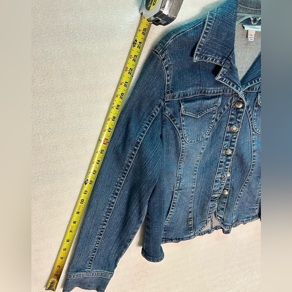 πJ05Dress Barn Denim Jacket w/buttons. L 23β, P2P 21β, Sleeves 24β, SZ XL. - Picture 10 of 10